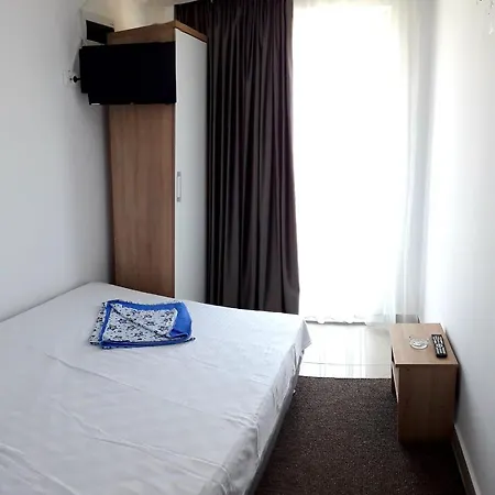 Casa Benny 招待所 科斯蒂内什蒂