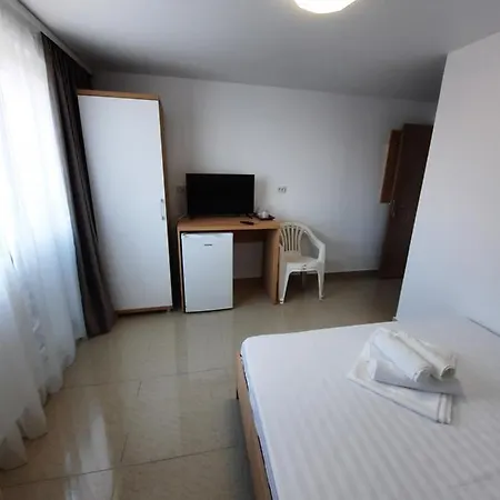 Casa Benny 科斯蒂内什蒂